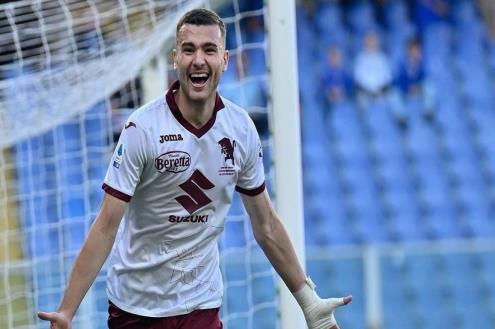 تقارير: تشيلسي ينافس ثلاثي إيطالي على ضم مدافع تورينو 